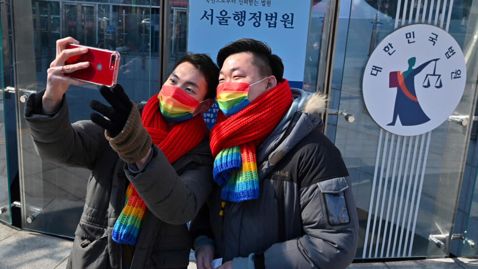 Un Couple Gay Appelle à l&rsquo;Égalité des Avantages Sociaux devant la Cour Suprême de&nbsp;Corée