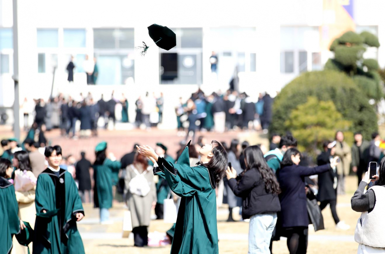 Derrière les classements universitaires : Comment la hiérarchie influence le salaire à vie